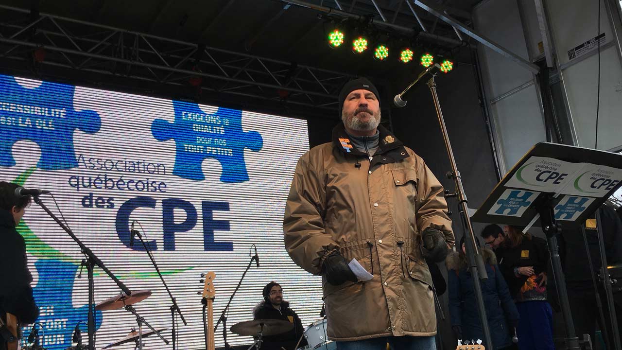 Le président de la FTQ, Daniel Boyer, était présent au rassemblement pour la sauvegarde CPE à Montréal le 7 février 2016.