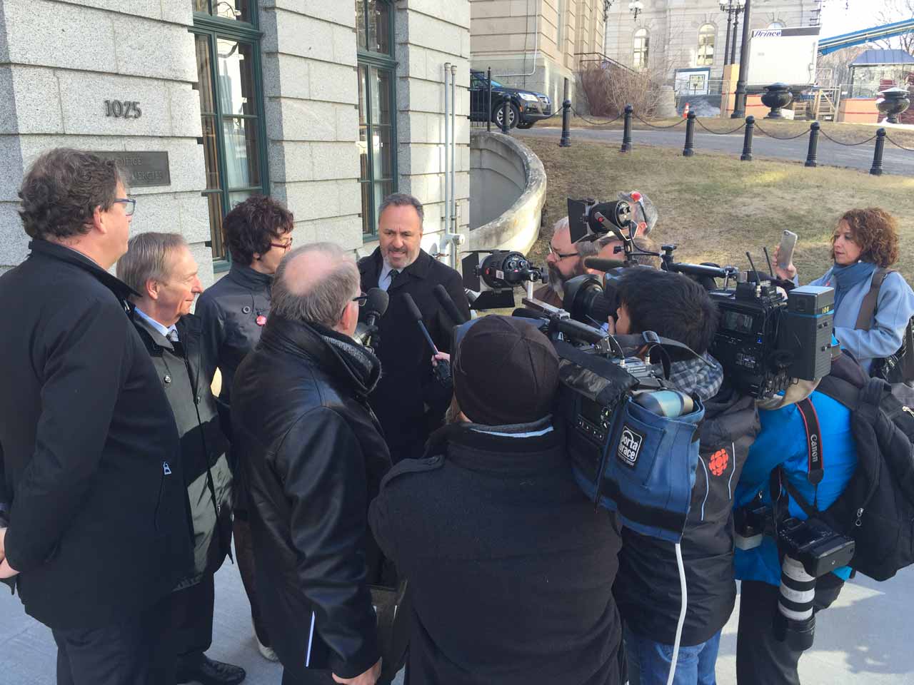 Les centrales syndicales rencontrent le premier ministre Couillard dans le cadre du 1er mai.