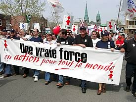 <font color=blue>Voir les photos de la manifestation </font></b><br> <i> Photo Serge Jongué<br><br> <font color=blue>Voir la vidéo</font> : <font color=blue><b>1er mai 2004</b></font> <br>2 min | Lecteur Windows Media | Haute vitesse