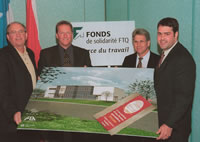 René Roy, secrétaire général de la FTQ et secrétaire du conseil d’administration du Fonds de solidarité; Pierre Germain, président de la Ferme des Becs-Fins; Hubert Meilleur, maire de Mirabel; David Whissell, député d’Argentueuil à l’Assemblée nationale.