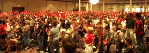 Une partie des 1519 syndiqués du SCFP 2815 qui ont pris part à cette importante assemblée tenue à la salle de réception Palace de Laval. Les employés ont rejeté à 99,8% les plus récentes «offres» de Vidéotron.