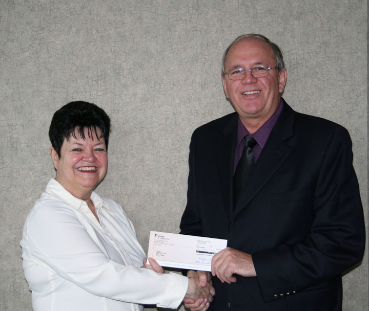 René Roy et Diane Cormier, directrice générale du Club de recherche d’emploi Montréal Centre-ville (CREMCV).