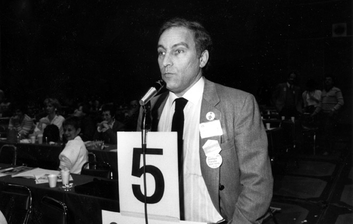Photo de Fernand Boudreau lors du Congrès de la FTQ en 1985.