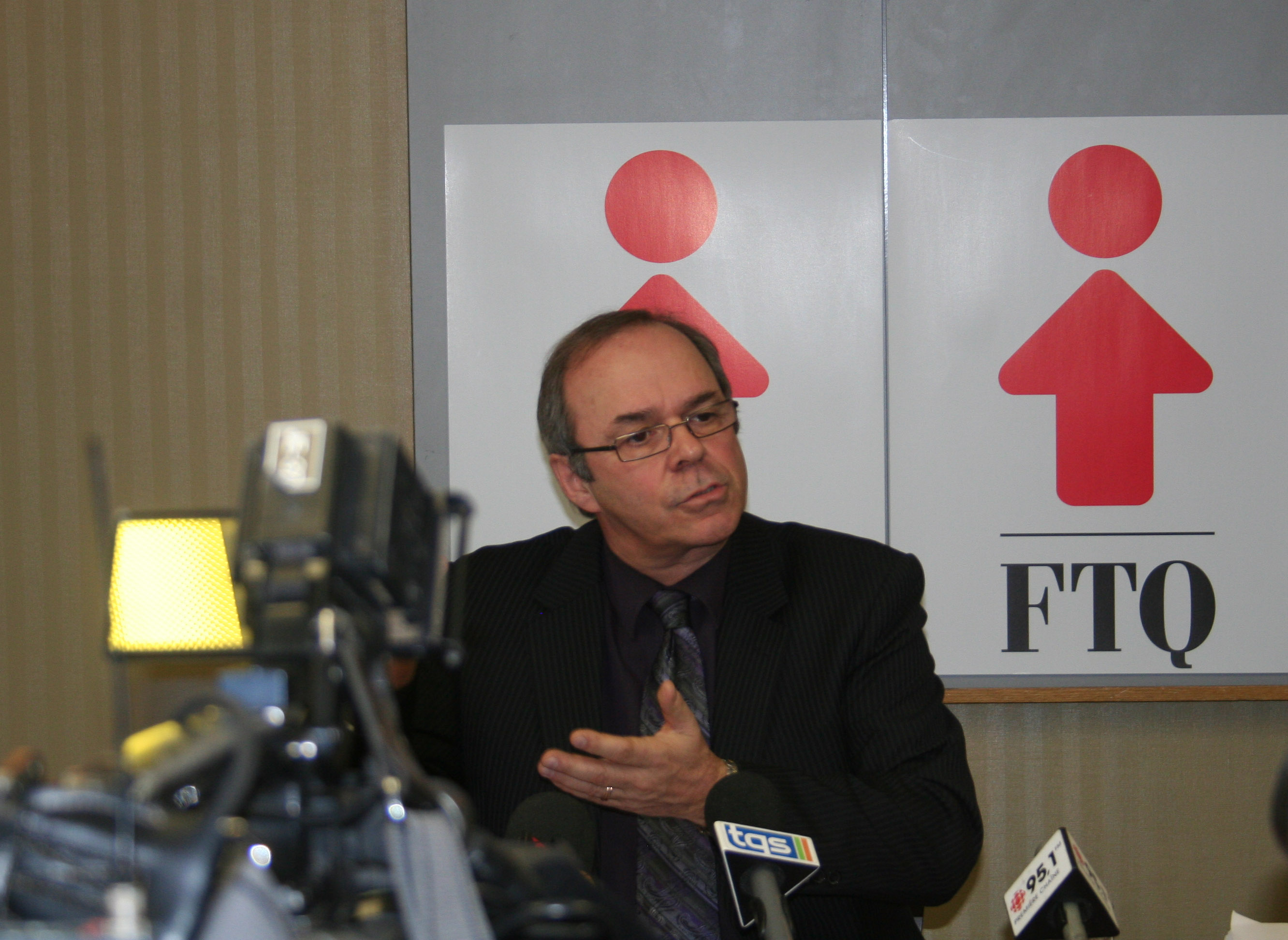 Photo de la conférence de presse de la FTQ.
