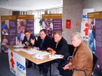 Conférence de presse tenue ce 27 mars 2002, pour le lancement de la campagne en faveur du système public