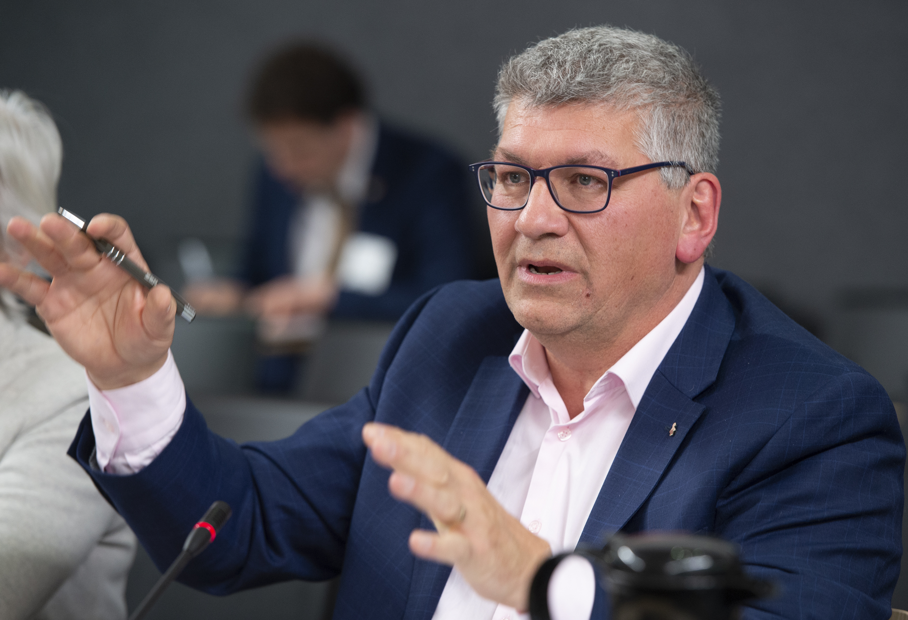 Denis Bolduc, secrétaire général de la FTQ lors d'une commission parlementaire sur la réforme du scrutin, mercredi 22 janvier 2020. Photo Jacques Boissinot