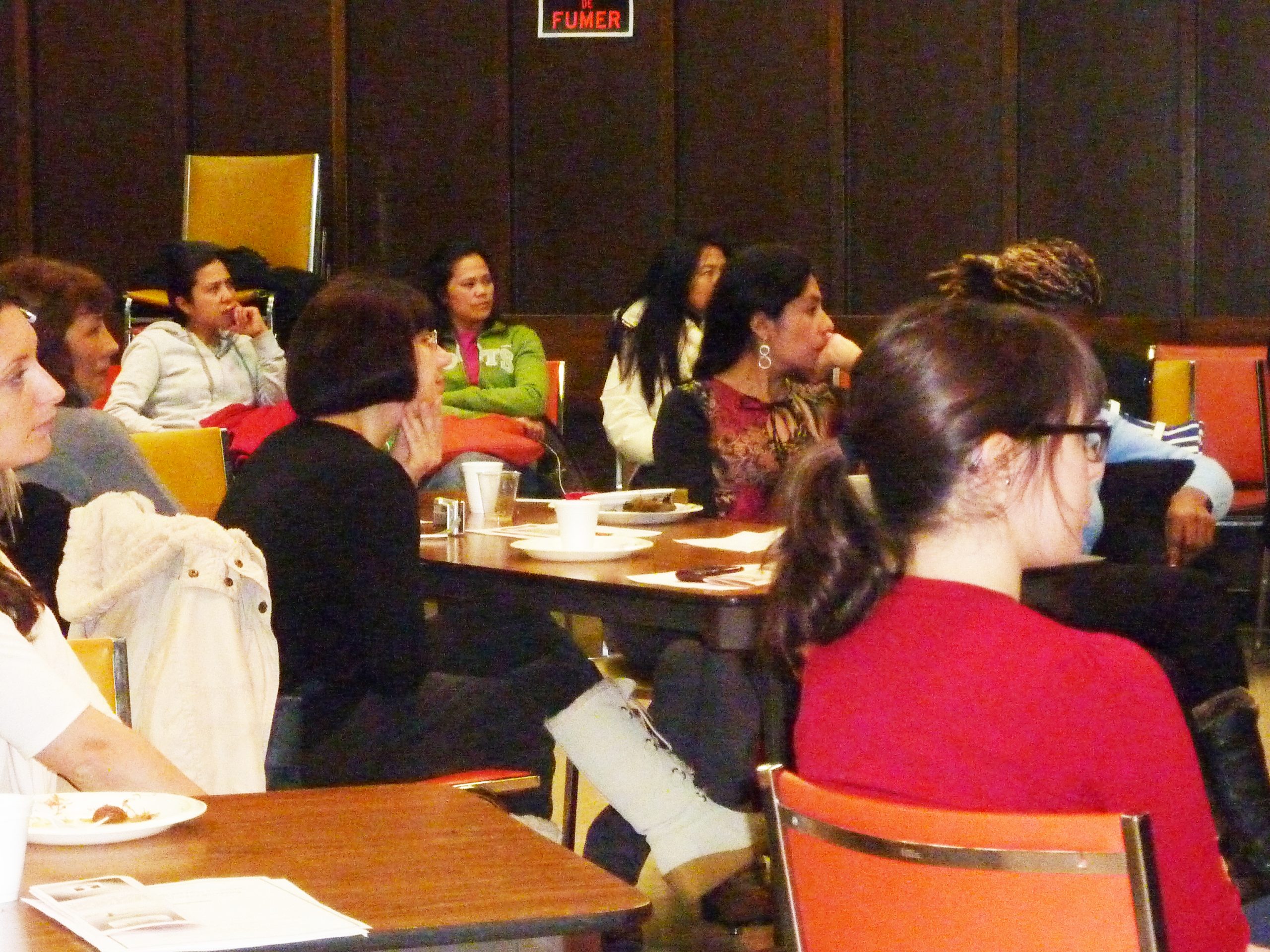 photos prises lors d'une rencontre avec les aides familiales le 8 décembre 2012